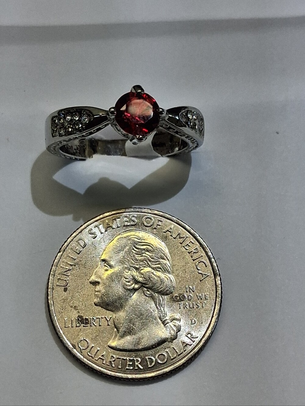 Individual ruby centered ring. - Picture 16 of 16